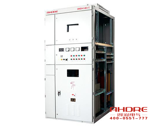 隨著電網(wǎng)供電質(zhì)量進(jìn)一步加強(qiáng)，為了節(jié)約電能，提高電能的利用率，各企業(yè)積極的在中壓系統(tǒng)采取電容集中補(bǔ)償有力措施，以利功率因數(shù)的提高。這樣企業(yè)就需要找生產(chǎn)無功補(bǔ)償裝置廠家購買無功補(bǔ)償裝置。安徽得潤電氣技術(shù)有限公司就是一家有實(shí)力的無功補(bǔ)償裝置生產(chǎn)廠家。下面介紹一下得潤電氣無功補(bǔ)償裝置產(chǎn)品的優(yōu)勢在哪里？